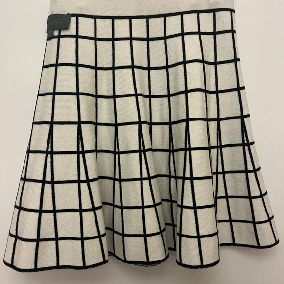 Reversible black and white grid a-line flare skirt size S - Anthropologie - Picture 3 of 5